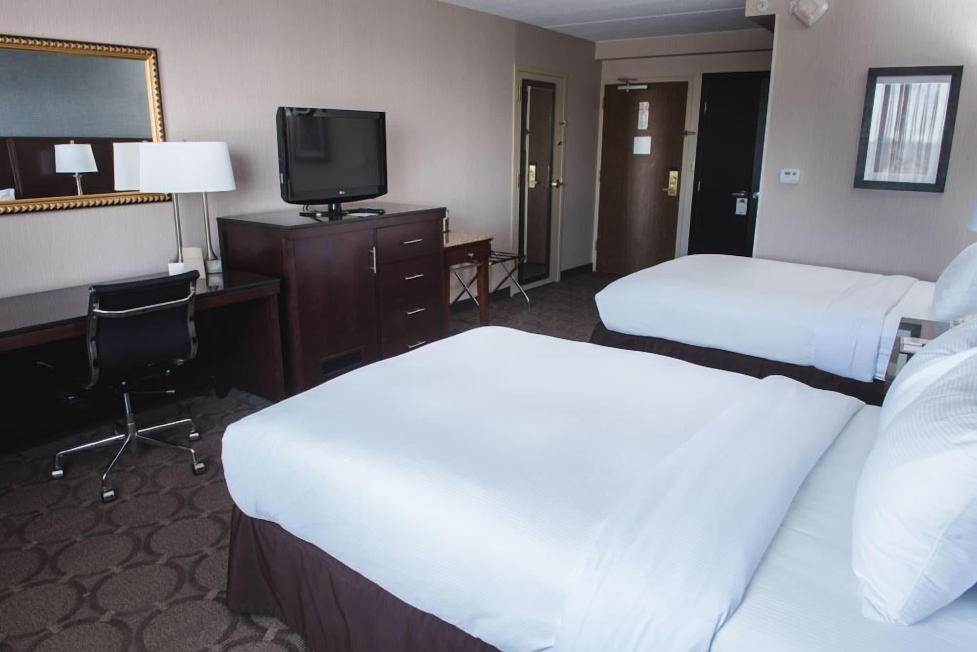 Wyndham Independence Hotel Exterior photo