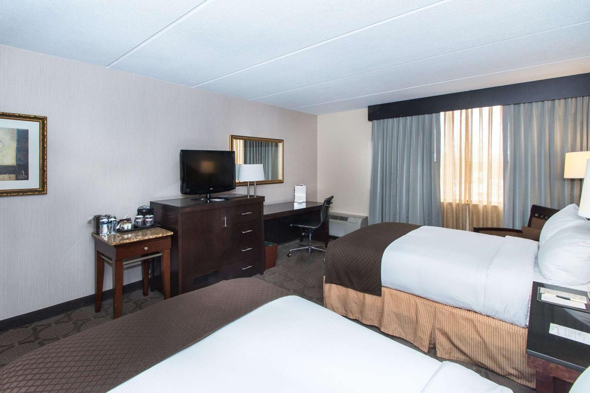 Wyndham Independence Hotel Exterior photo