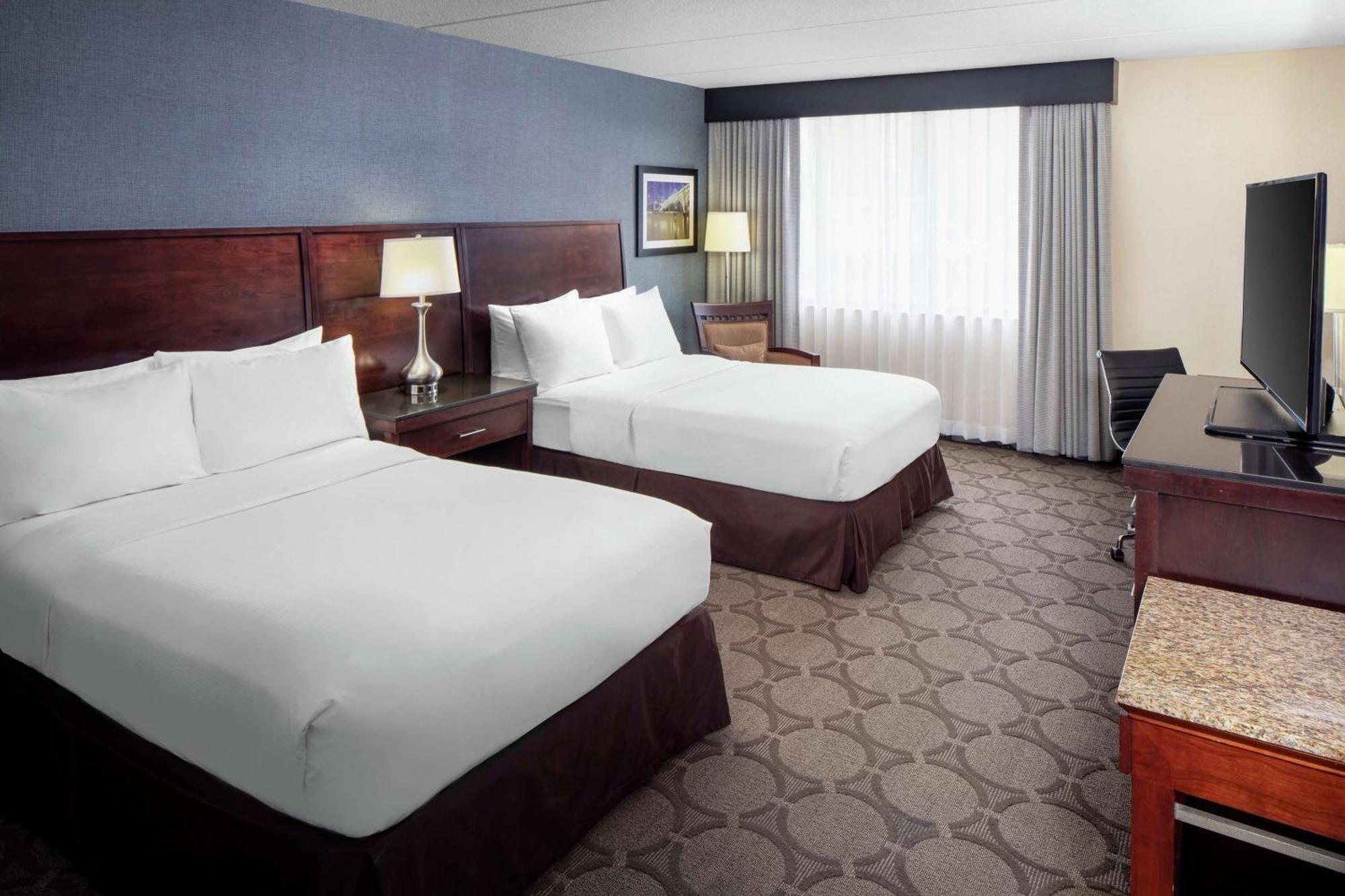 Wyndham Independence Hotel Exterior photo
